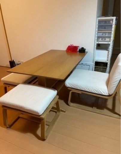 リビングでもダイニングでも使える　無印良品