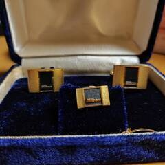 Nikonのカフスボタン