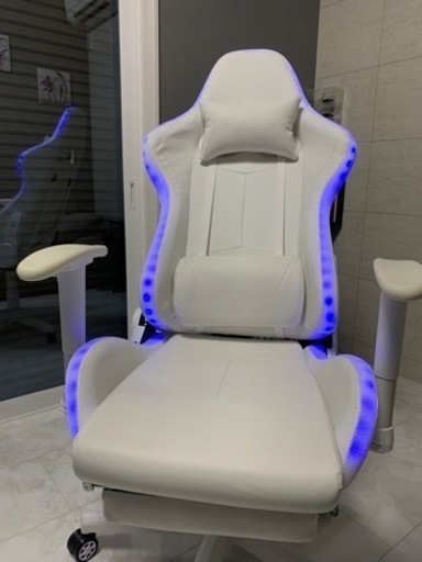 定価26,800円 高級ゲーミンクチェア LED 白 リクライニング＆ロッキング機能付き