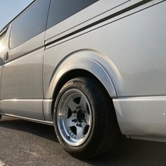 限界価格（ ;  ; ）ハイエース　ホイール　タイヤ　4本セットの画像