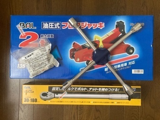フロアジャッキ、トルクレンチ、十字レンチ、ナット
