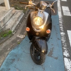 今でも通勤に使っていますので問題無いですが擦り傷が多いです。