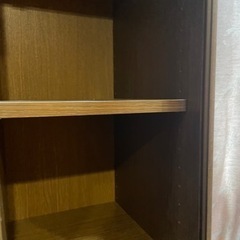 ガラス扉付き本棚の画像