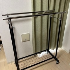 美品 高さ調節付きハンガーラック