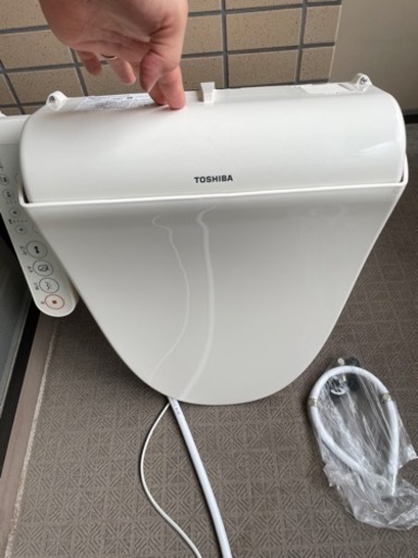 【TOSHIBA SCS-T160】【美品】温水洗浄便座