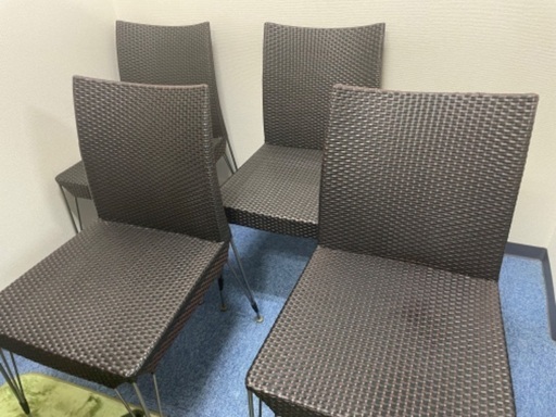 丈夫な人工ラタン素材のチェアで室内でも屋外でもOKなチェア！