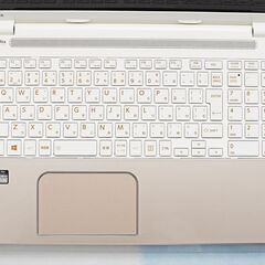 全国配送可♪ 東芝 ダイナブック 大容量 750GB HDD、Bluetooth、カメラ、マイク搭載！ 薄型 白ノートパソコン dynabook リモート 大特価 SD CD DVD Web会議 SSD換装可！ WPS Office YouTube 学生 主婦 初心者さん 初期設定済み！ Excel、Word、PowerPoint☆の画像