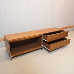 無印良品(MUJI)の人気のウォールナット材×ステンレス ユニットシェルフ/引き出し ボックス・フラップ扉付です。シンプルなデザインのローボード。インダストリアルモダンなお部屋にオススメ！DG523の画像