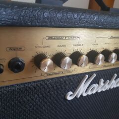 【入門者向け】初心者向けSELDER製ストラトタイプエレキギター＋Marshall VALVESTATE VS30R マーシャル ギター アンプ、ソフトケース、ストラップ、チューナー、ピック３枚付きの画像