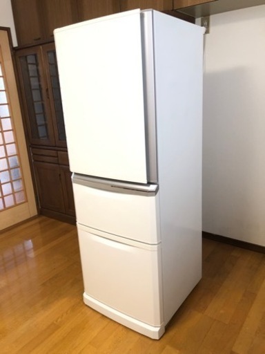 三菱電機社製冷蔵庫（ホワイト）