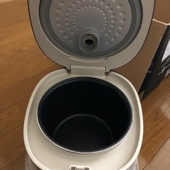 【無料】箱入　炊飯器の画像