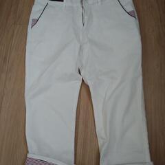 白のハーフパンツの画像