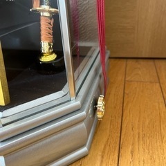 五月飾り　上杉謙信　兜　ガラスケース入り　久月の画像