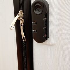 ★ジモティ割あり★  スーツケース　5泊～7泊用 白 H76×D49×W29 クリーニング済み YJ398の画像