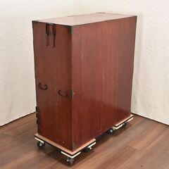 ≪zyt1092ジ≫ 閂箪笥 亀 鍵無し/閂無し/現状品 二尺八寸幅 マル井 4段(5段)6杯 霊亀/玄武 和箪笥/時代箪笥/かんぬき 50702-06の画像
