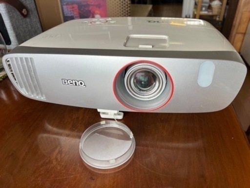 (値下げしました)ホームプロジェクター　BenQ HT2150ST Short Focus DLP Home Projector