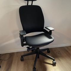 仕事用イス　Steelcase