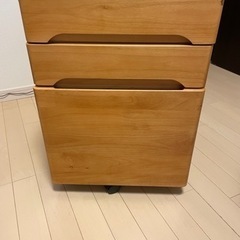 アクタス　木製ローラー付キャビネット　0円