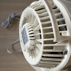 アイリスオーヤマ サーキュレーター 静音 首振り固定 8畳 パワフル送風 ホワイト PCF-HD15N-Wの画像