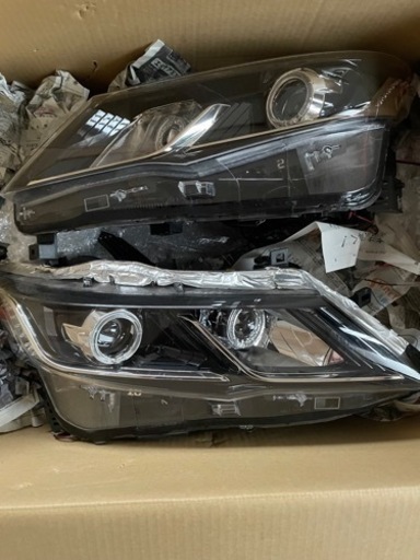 値下げ　セレナ　c27 前期　4連イカリングヘッドライト