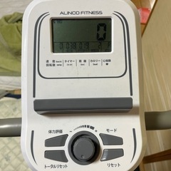 折りたたみ式エアロバイクの画像