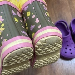 長靴 オシュコシュ 防寒長靴 クロックス サンダルの画像