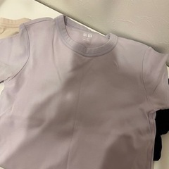 UNIQLO Tシャツの画像