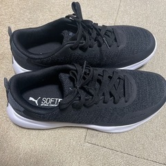 PUMA プーマ ランニングシューズ ユニセックス  黒