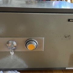 金庫あげます※重量ある為、搬出手伝い不可※