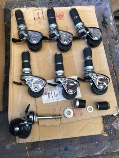 アルミ開閉用、駐車場開閉用、キャスター未使用品7個。