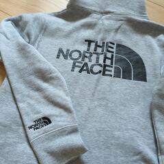 ノースフェイス パーカーの画像