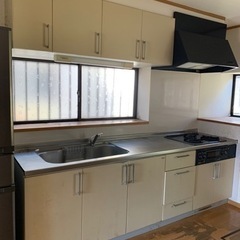 キッチン、吊り戸棚、換気扇