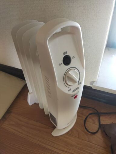 アイリスオーヤマ　オイルヒーター3畳用1000円