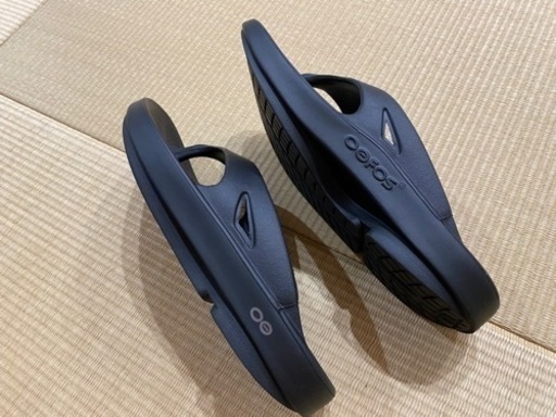 OOFOS 26センチ　ウーフォス