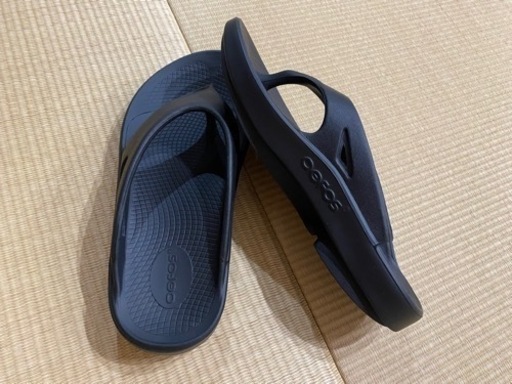 OOFOS 26センチ　ウーフォス