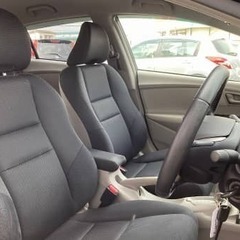 スタイリッシュなコンパクトカー！の画像