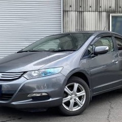 スタイリッシュなコンパクトカー！の画像