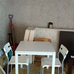 ダイニングテーブルセット差し上げます(無料)の画像