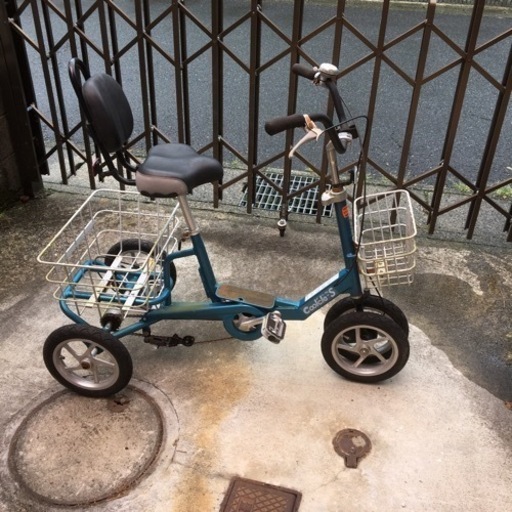 クークルS シニア向け　四輪自転車　高齢者　倒れない自立する自転車　三輪車　シルバー自転車