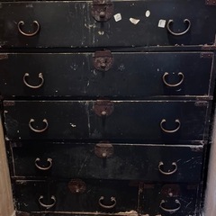 古いタンスの画像