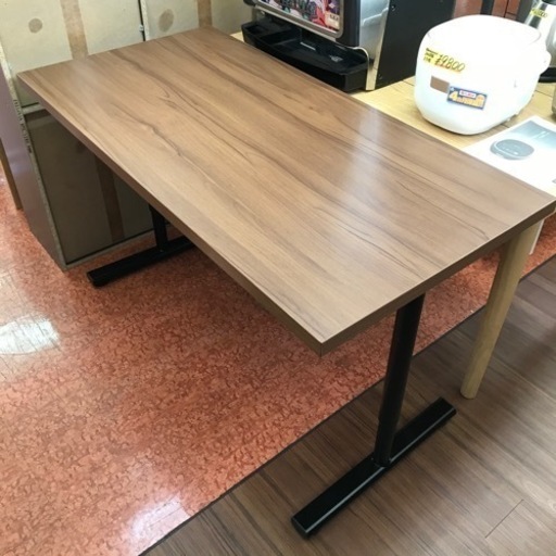 デスク　高さ調節できます！