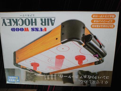 卓上で楽しめるコンパクトなエアホッケー