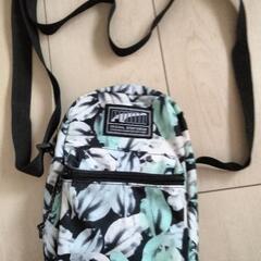 PUMA　プーマ　ショルダーバッグ