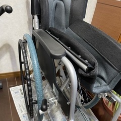 【ほぼ新品】車椅子　車いす　車イス　ノーパンクタイヤの画像