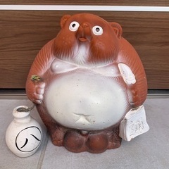 ②狸　タヌキ置き物　信楽焼
