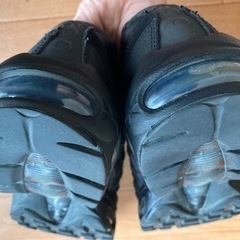 【本日終了します。最終値下げ】NIKE エアマックス95 エッセンシャル　トリプルブラック 26cm シックでカッコ良いですの画像