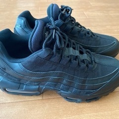 【本日終了します。最終値下げ】NIKE エアマックス95 エッセンシャル　トリプルブラック 26cm シックでカッコ良いですの画像
