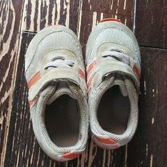 子ども用のスニーカー