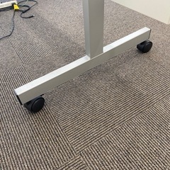 会議机パソコンコード取出口付きの画像