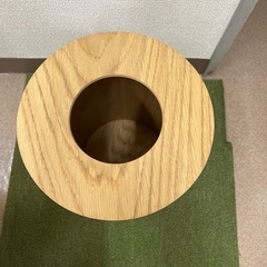 木製のゴミ箱の画像